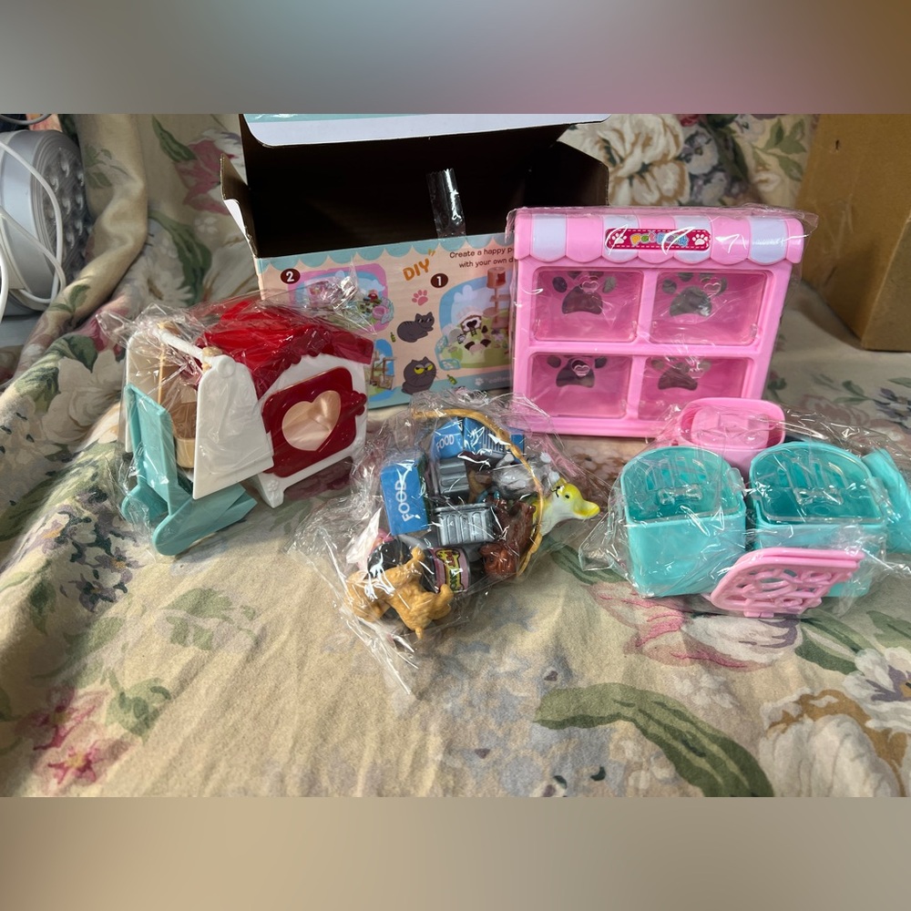 Happy Pets  play set 32 pieces